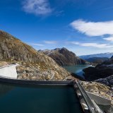 Une vue sur le barrage du Vieux-Emosson et en contrebas le barrage d'Emosson qui sont utilises par la centrale de pompage-turbinage de Nant de Drance.